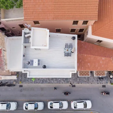 White & Gray * ريثيمنو