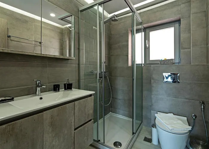 White & Gray Rethimnon