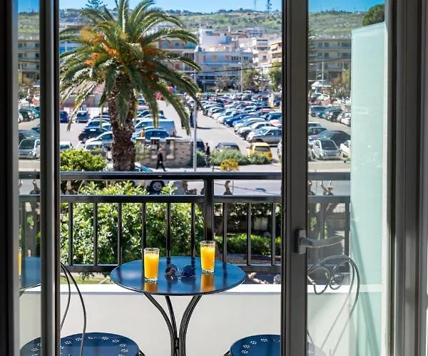 White & Gray Appartement Rethimnon