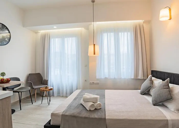 White & Gray Appartement Rethimnon