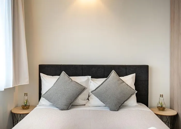 White & Gray Appartement Rethimnon